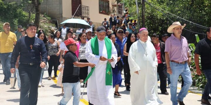 Fiesta en la comunidad de San Gregorio.